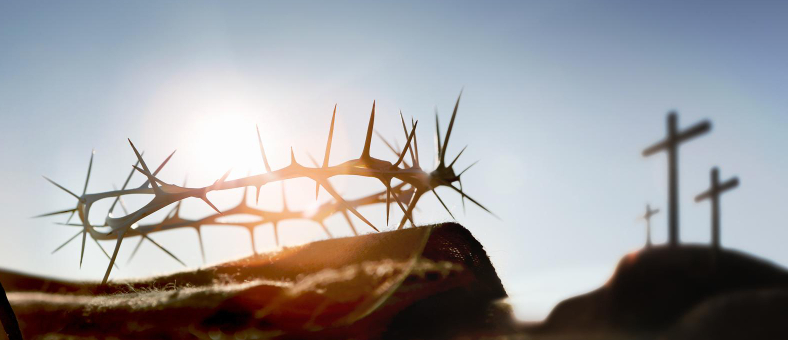 Couronne d'épines et trois croix