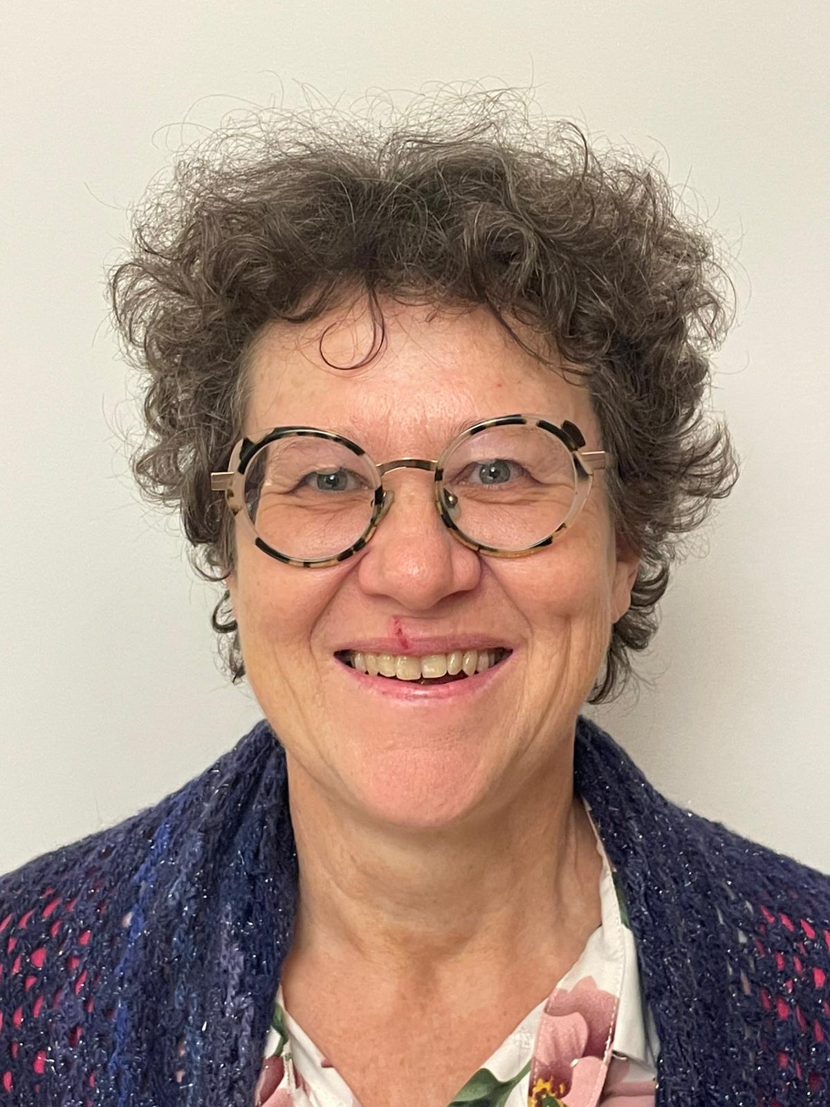 Rose-May Privet Tshitenge